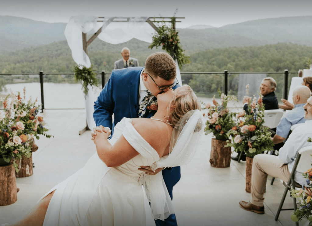 Why Couples Choose Horsehead Lake Lodge for Their Weddings