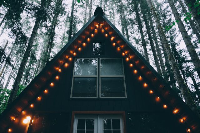 Glamping Cabins with Hot Tubs for the Ultimate Cozy Outdoor Getaway